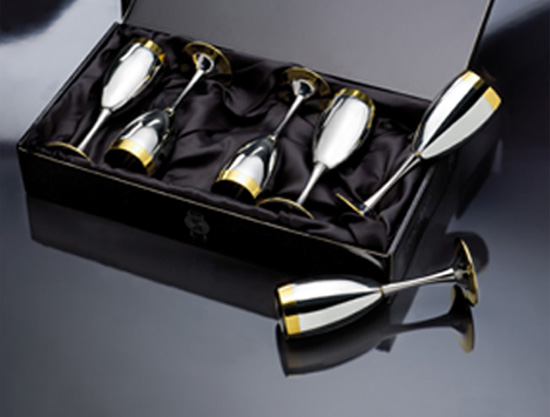 Masterpiece Collection’s Drinking Sets come in beautifully packaged gift box.