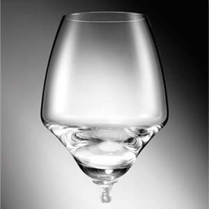 A crystal glass goblet attaches to a stainless steel base with a simple click thanks to the sophisticated lock-on mechanism, patented worldwide by Zepter. 