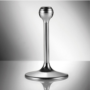Once the stems have been removed from the upper crystal part, the goblets can be placed into the glass rack and the stems in the cutlery section.