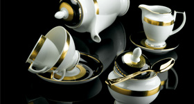 Zepter’s Masterpiece Collection is made exclusively using hard-paste porcelain, which is resistant even to steel scratching